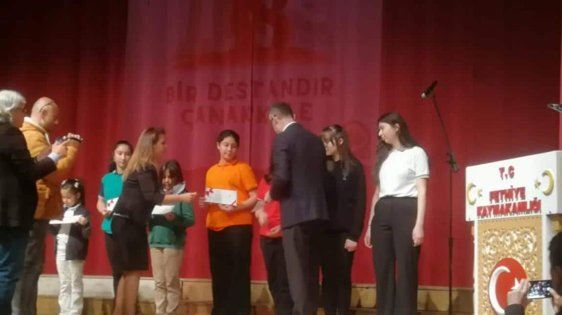 Fethiye İlçe Milli Eğitim Müdürlüğü tarafından düzenlenen 18 Mart Şehitleri Anma Günü ve Çanakkale Deniz Zaferi kapsamındaki şiir yarışmasında okulumuz öğrencisi Sultan Rabia Dilbaz birinciliği hak kazanmıştır.